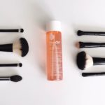 Bio oil for cleaning makeup brushes