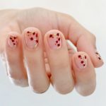 17 – Minimalist Nail Art Designs