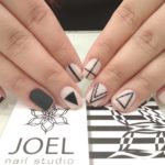 7 – Minimalist Nail Art Designs